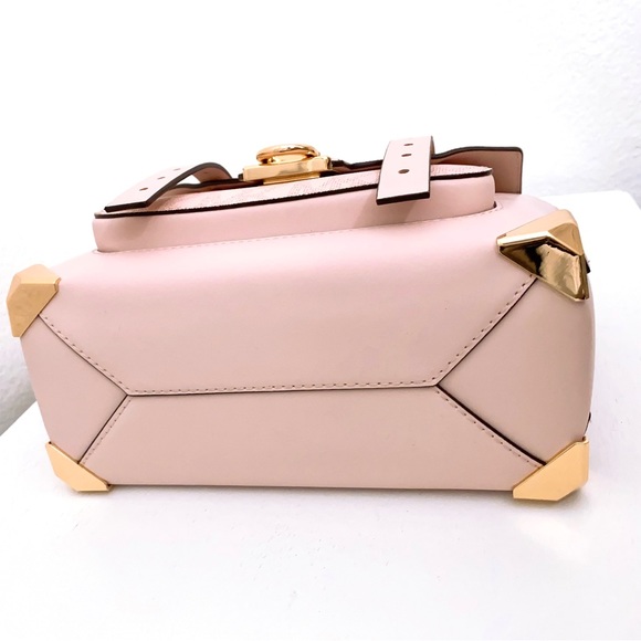 Michael Kors Manhattan Medium Leather Satchel - Picture 5 of 11